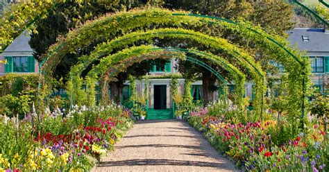 monet garden giverny france.